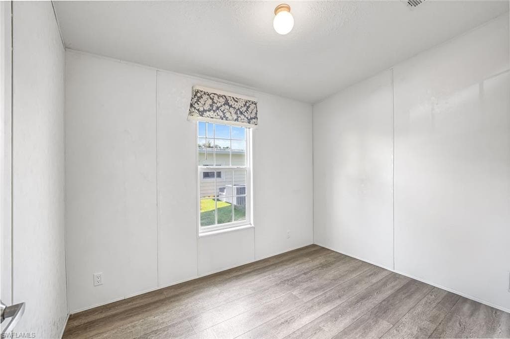 33 Covey Ln 33, Naples, FL 34114-15
