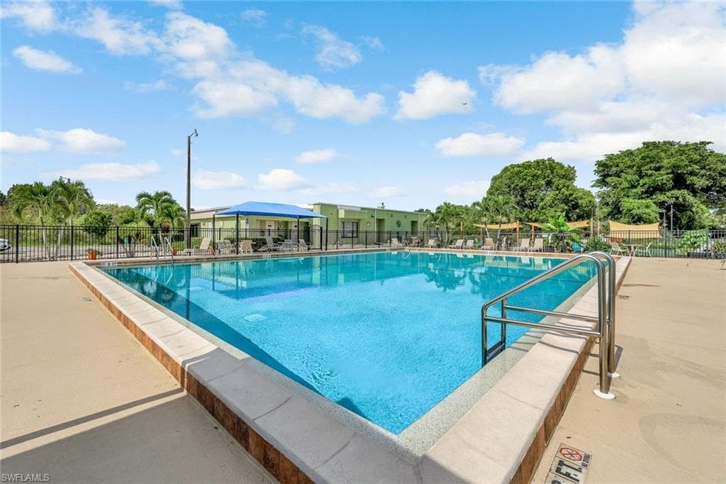 33 Covey Ln 33, Naples, FL 34114-19
