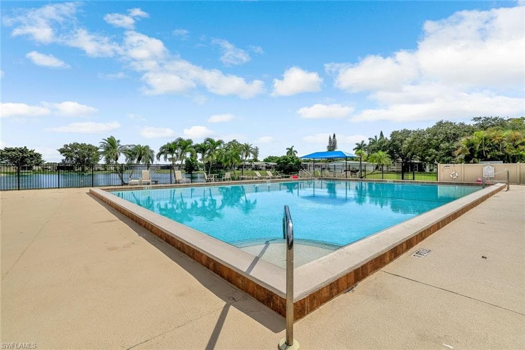 33 Covey Ln 33, Naples, FL 34114-20