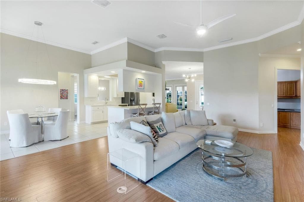 4772 Martinique Way, Naples, FL 34119-5
