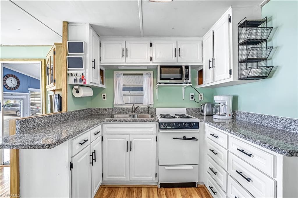 27 Jasper Dr 27jr, Naples, FL 34114-5