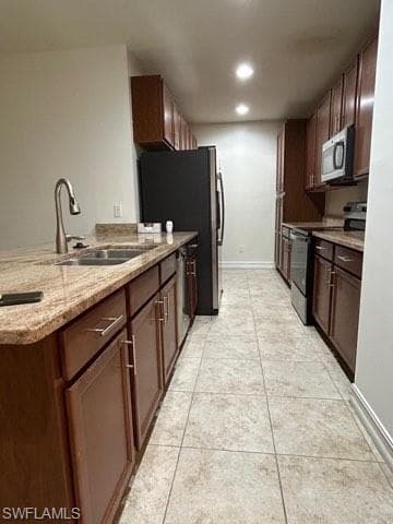 7805 Bristol Cir, Naples, FL 34120-5