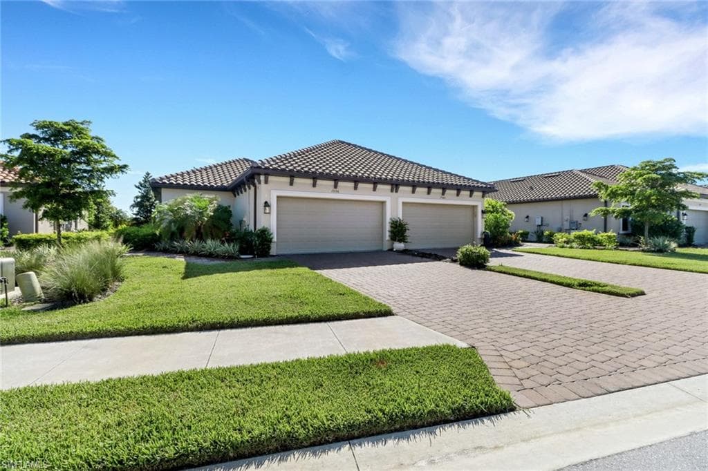 15156 Sacile St, Naples, FL 34114-3