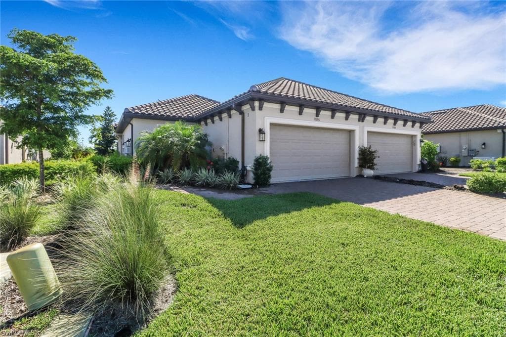 15156 Sacile St, Naples, FL 34114-4