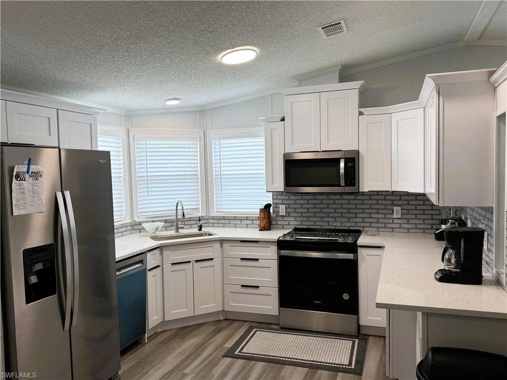 3158 Bunny Run Dr, North Fort Myers, FL 33917-2
