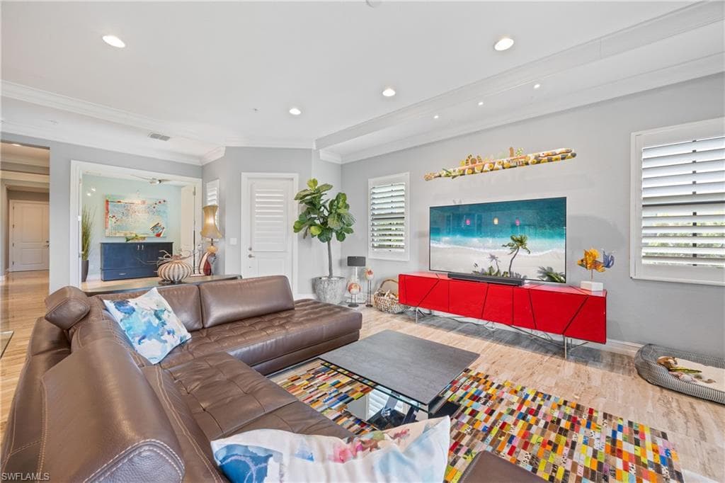 2431 Breakwater Way 101, Naples, FL 34112-9