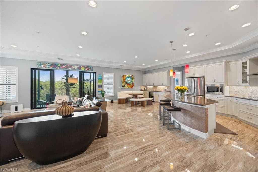 2431 Breakwater Way 101, Naples, FL 34112-22