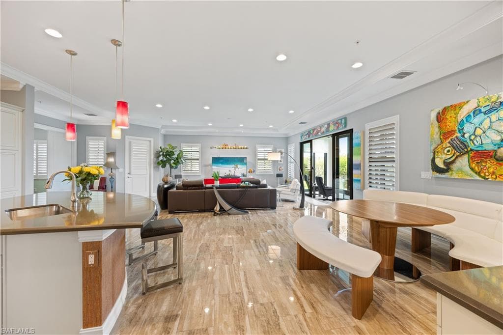 2431 Breakwater Way 101, Naples, FL 34112-23