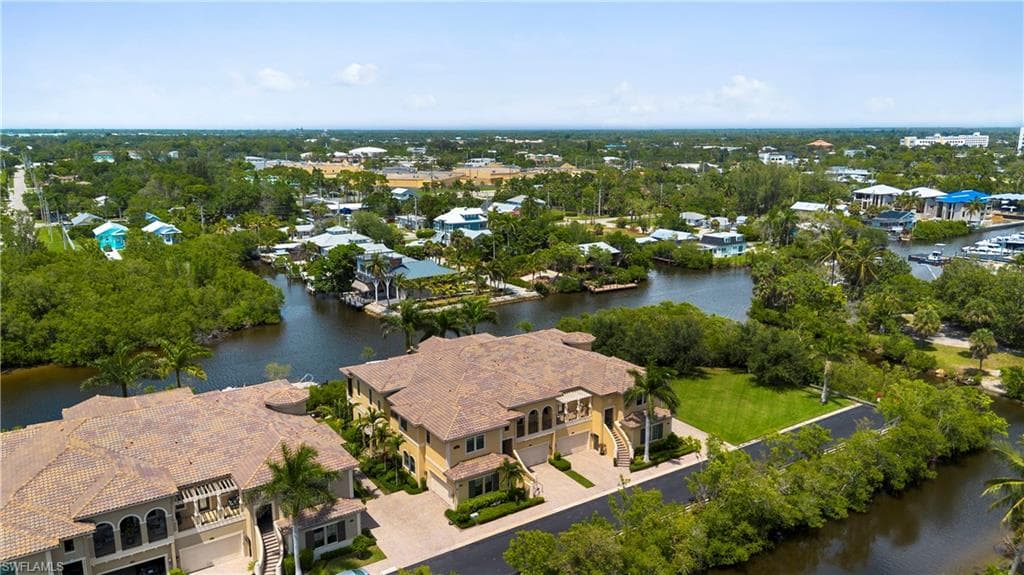 2431 Breakwater Way 101, Naples, FL 34112-33