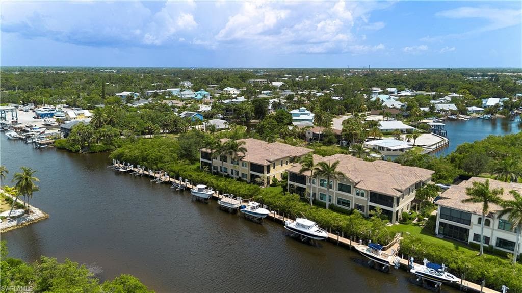 2431 Breakwater Way 101, Naples, FL 34112-35