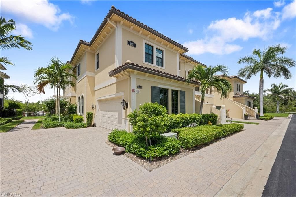 2431 Breakwater Way 101, Naples, FL 34112-3