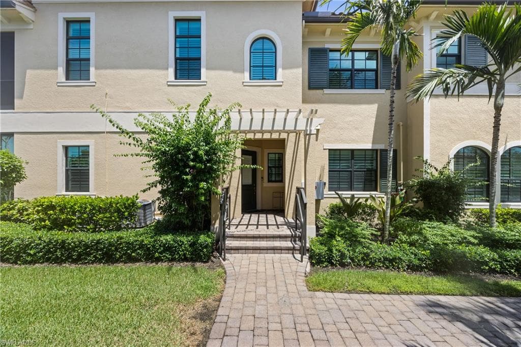 2431 Breakwater Way 101, Naples, FL 34112-4