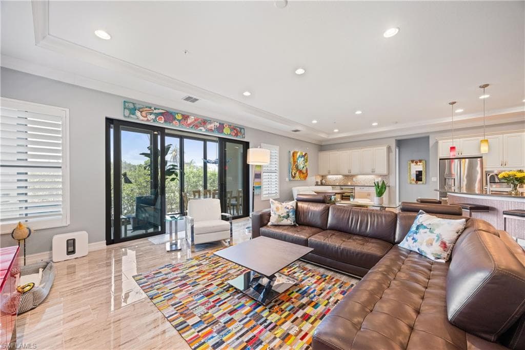 2431 Breakwater Way 101, Naples, FL 34112-7