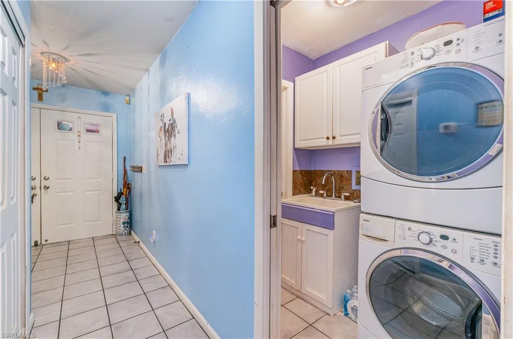 431 14th Ave NE, Naples, FL 34120-21