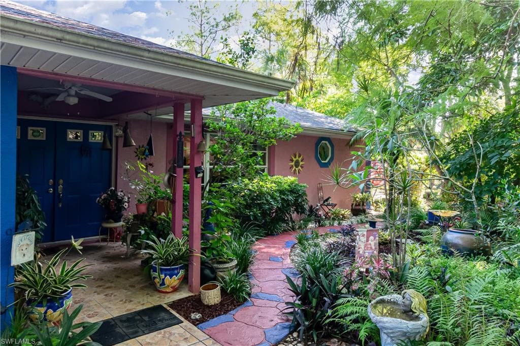 431 14th Ave NE, Naples, FL 34120-4