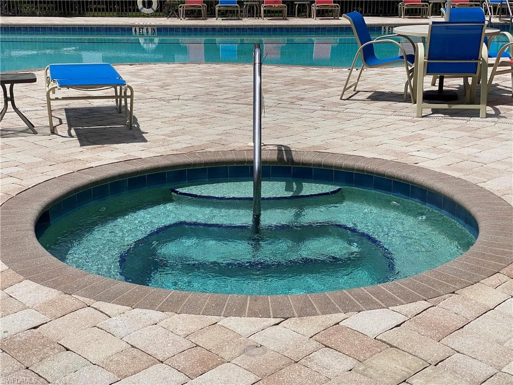 1131 Winding Pines Cir 204, Cape Coral, FL 33909-26