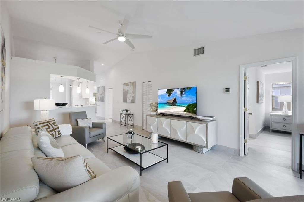 188 Furse Lakes Cir G3, Naples, FL 34104-17