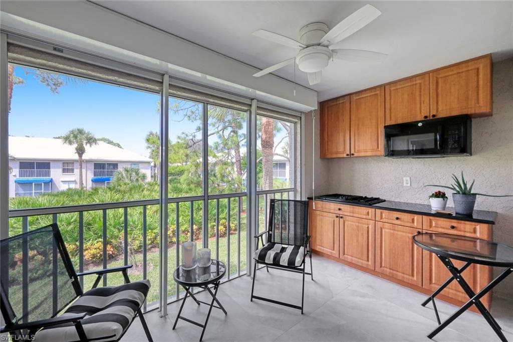 188 Furse Lakes Cir G3, Naples, FL 34104-1