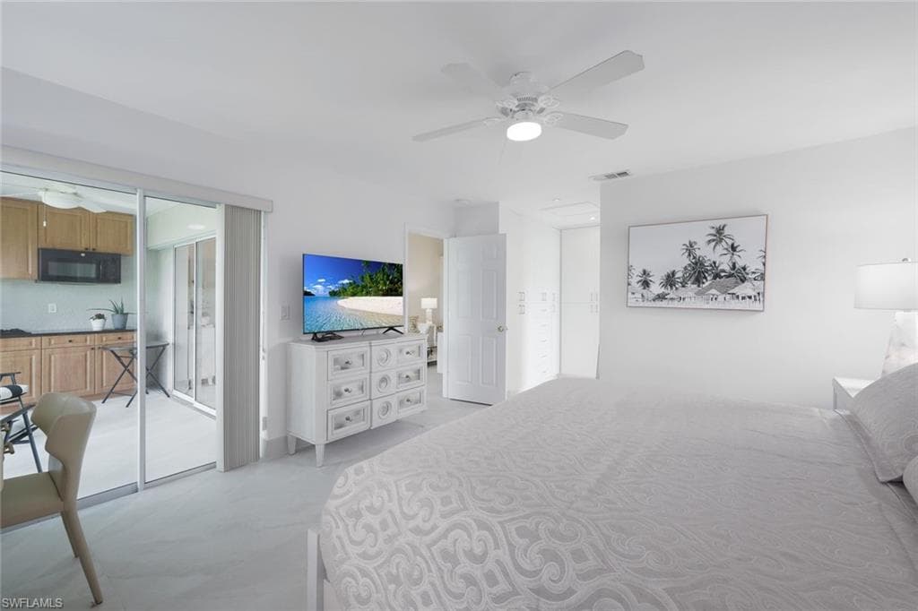 188 Furse Lakes Cir G3, Naples, FL 34104-8