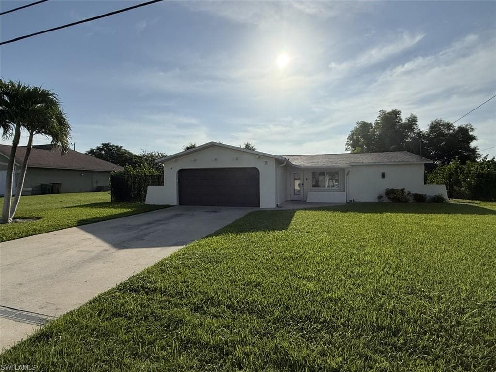 525 11th Ct, Cape Coral, FL 33990-4