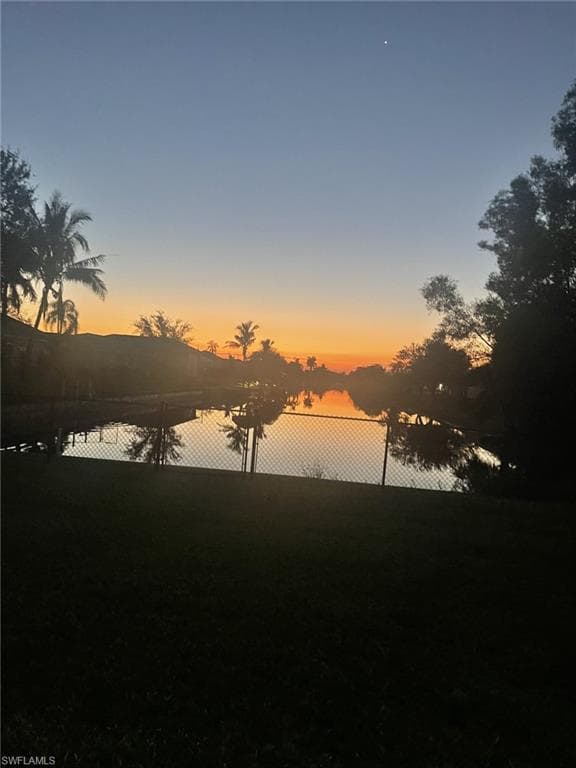 525 11th Ct, Cape Coral, FL 33990-5
