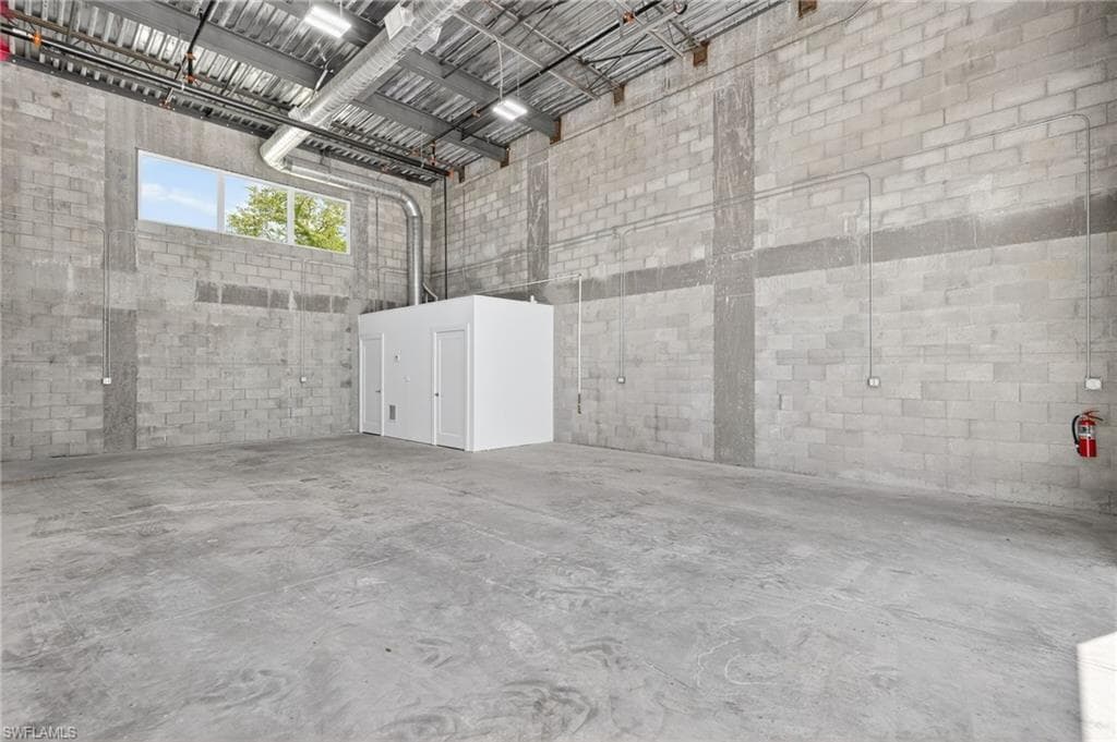 5705 Taylor Rd 101, Naples, FL 34109-11