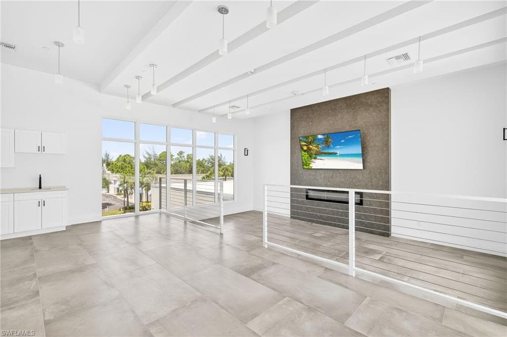 5705 Taylor Rd 101, Naples, FL 34109-13