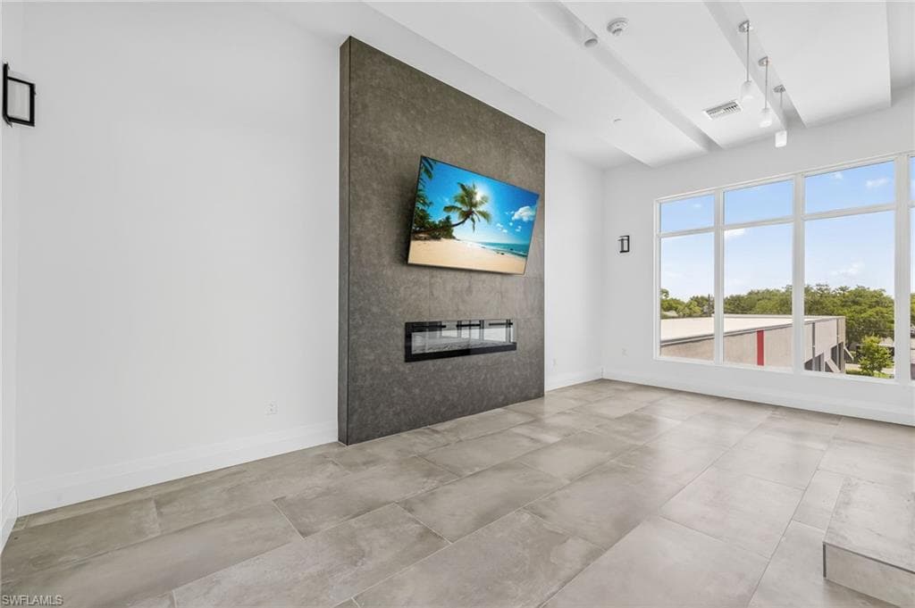 5705 Taylor Rd 101, Naples, FL 34109-14