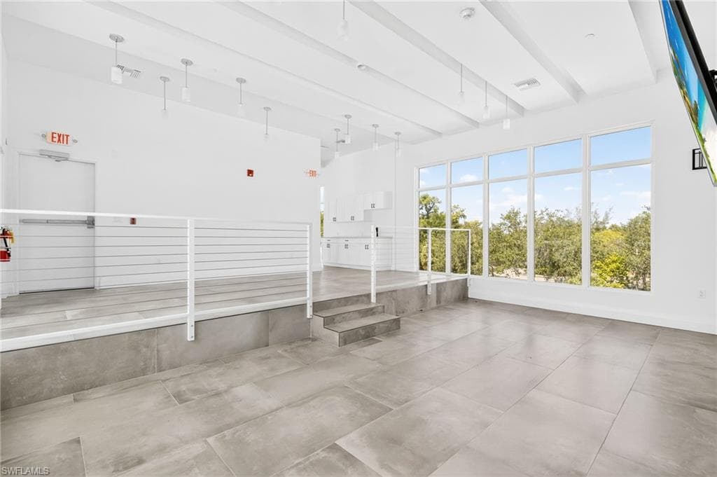 5705 Taylor Rd 102, Naples, FL 34109-14