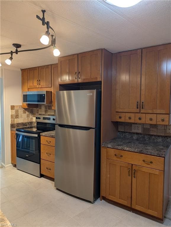 151 Pine Key Ln 26, Naples, FL 34114-6