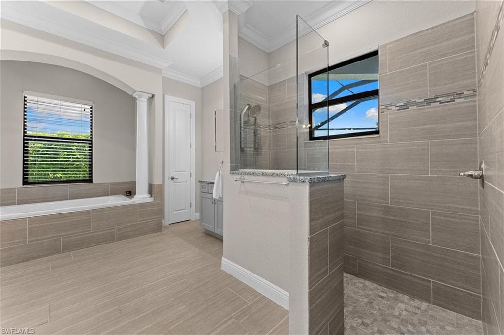 97 Forest Hills Blvd, Naples, FL 34113-14