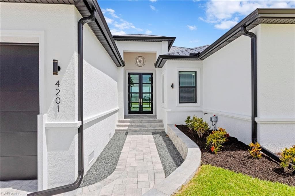 4201 Gulfstream Pkwy, Cape Coral, FL 33993-31