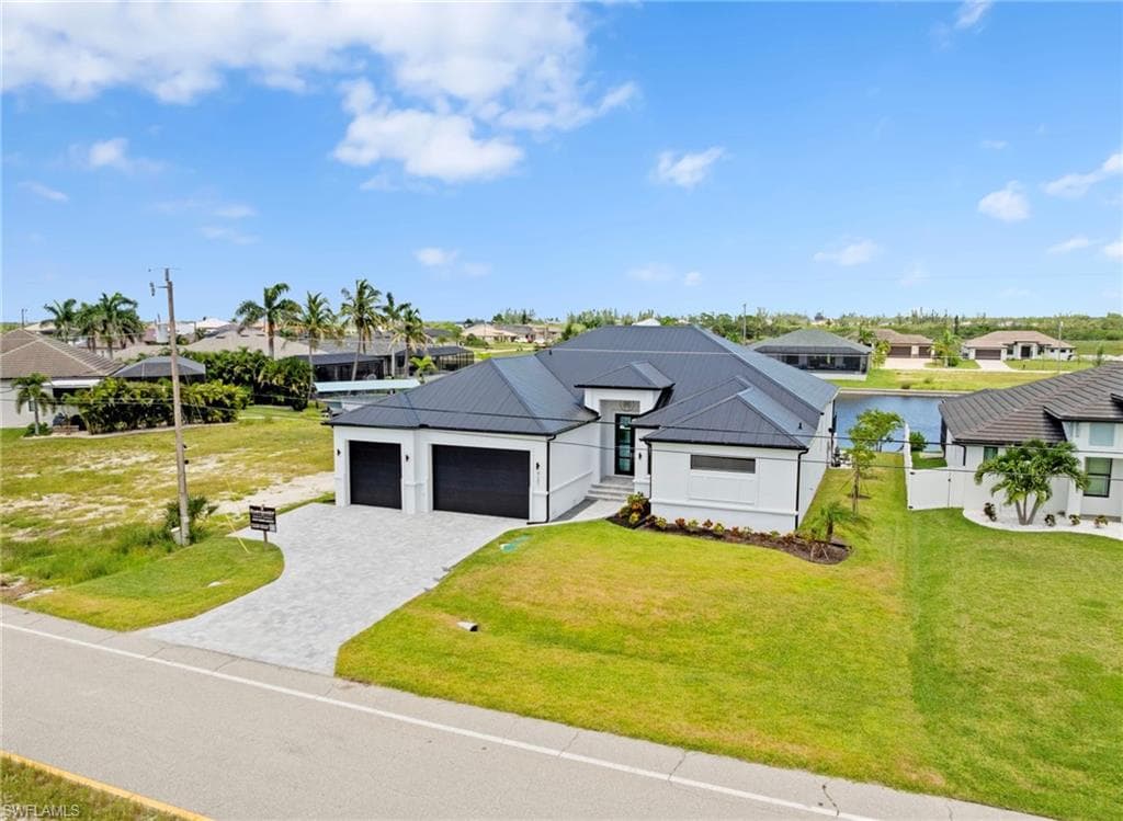 4201 Gulfstream Pkwy, Cape Coral, FL 33993-35