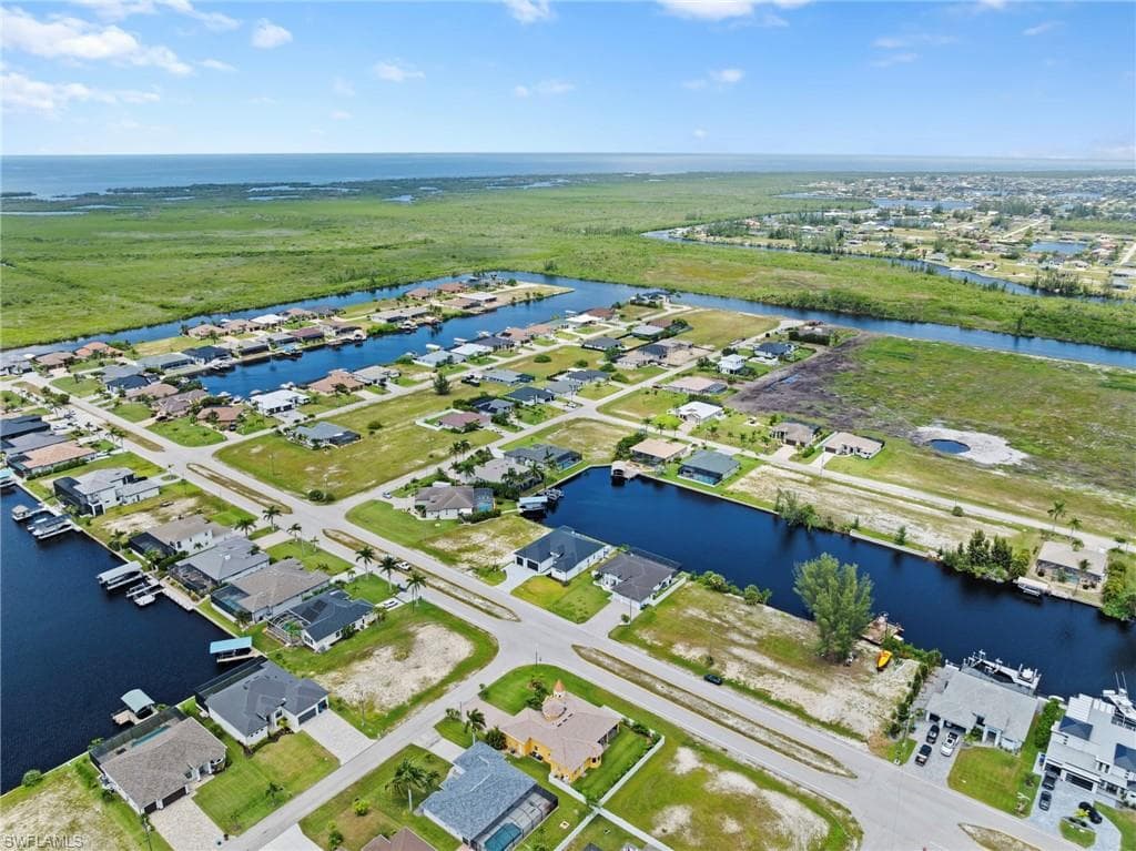 4201 Gulfstream Pkwy, Cape Coral, FL 33993-44