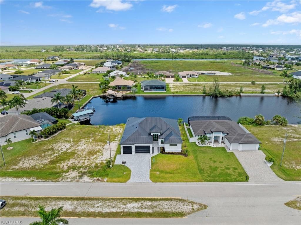 4201 Gulfstream Pkwy, Cape Coral, FL 33993-46