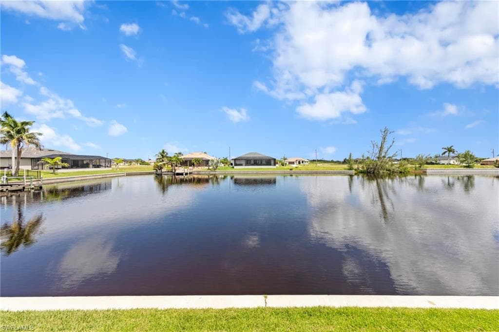 4201 Gulfstream Pkwy, Cape Coral, FL 33993-47