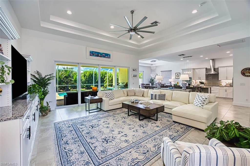 16 Willoughby Dr, Naples, FL 34110-9