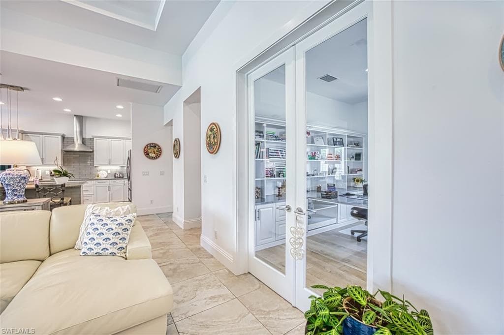 16 Willoughby Dr, Naples, FL 34110-14