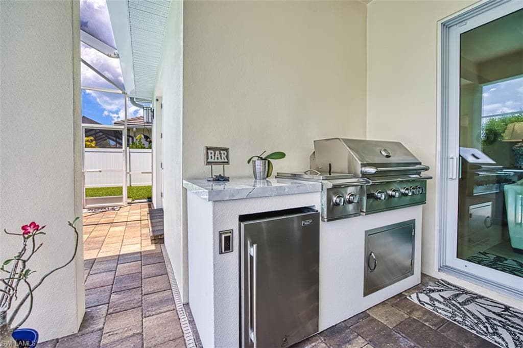 16 Willoughby Dr, Naples, FL 34110-27