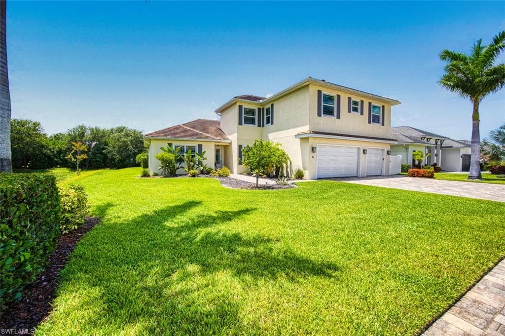16 Willoughby Dr, Naples, FL 34110-7