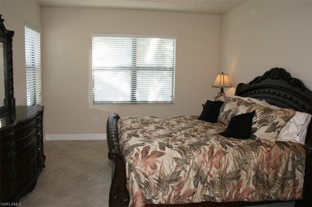 3296 Pacific Dr, Naples, FL 34119-20