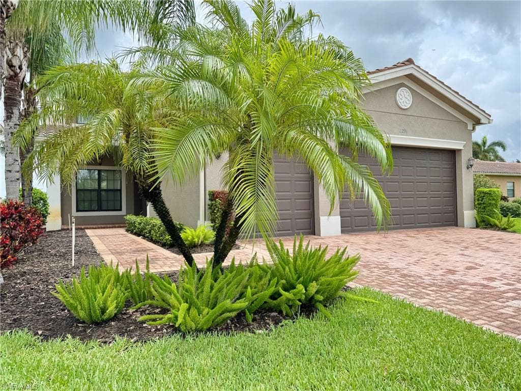 3296 Pacific Dr, Naples, FL 34119-1