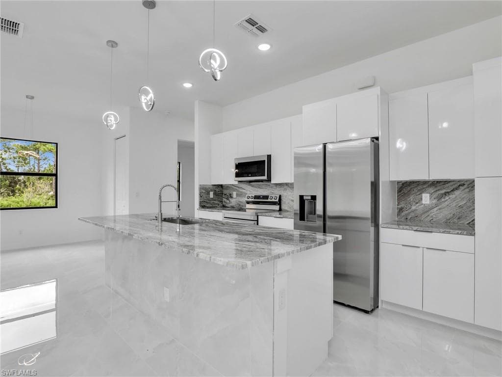 1604 9th St, Lehigh Acres, FL 33972-10