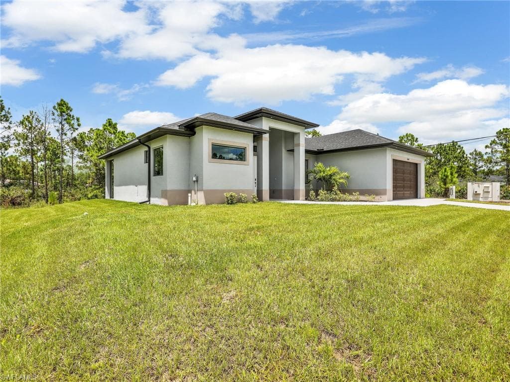 1604 9th St, Lehigh Acres, FL 33972-4
