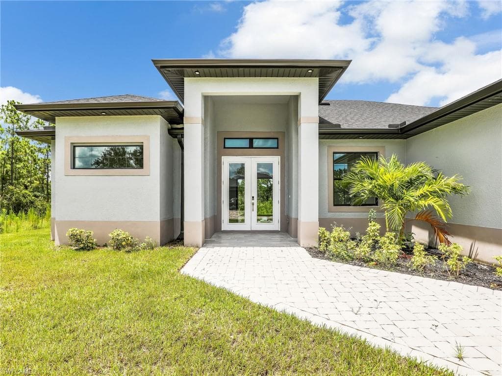 1604 9th St, Lehigh Acres, FL 33972-5