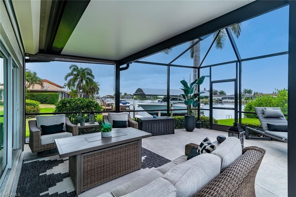123 Newport Dr, Naples, FL 34114-3
