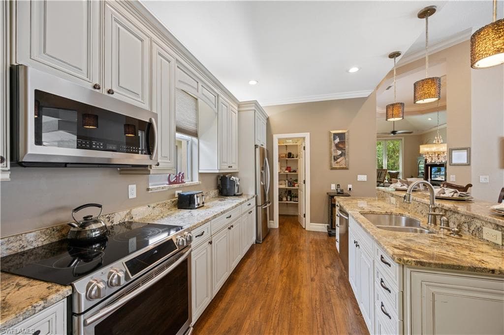 222 Monterey Dr, Naples, FL 34119-15