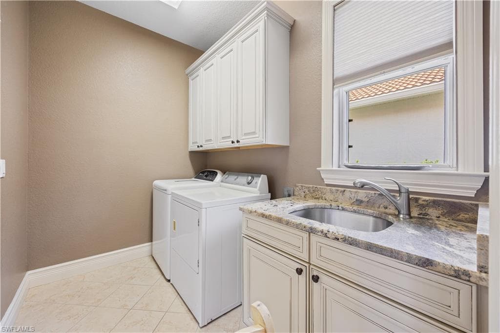 222 Monterey Dr, Naples, FL 34119-17