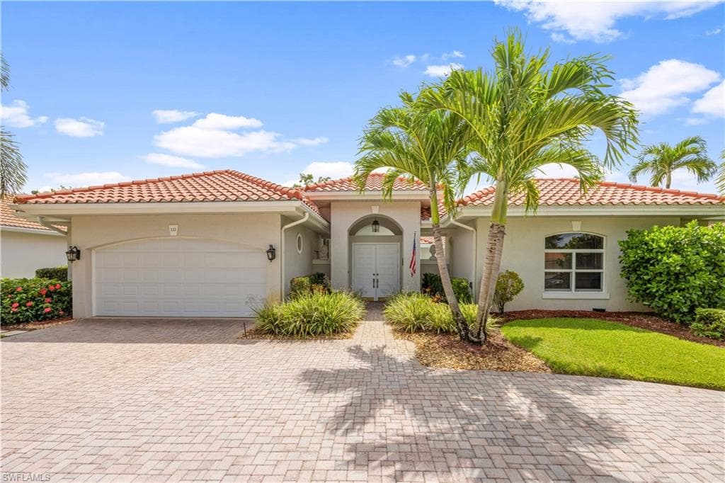 222 Monterey Dr, Naples, FL 34119-2