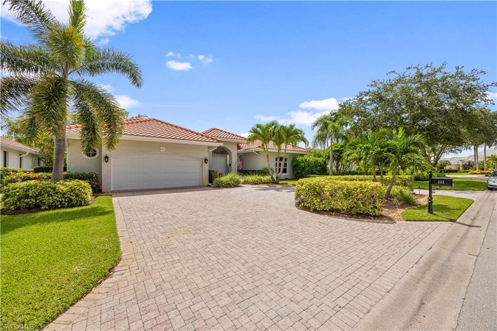 222 Monterey Dr, Naples, FL 34119-3